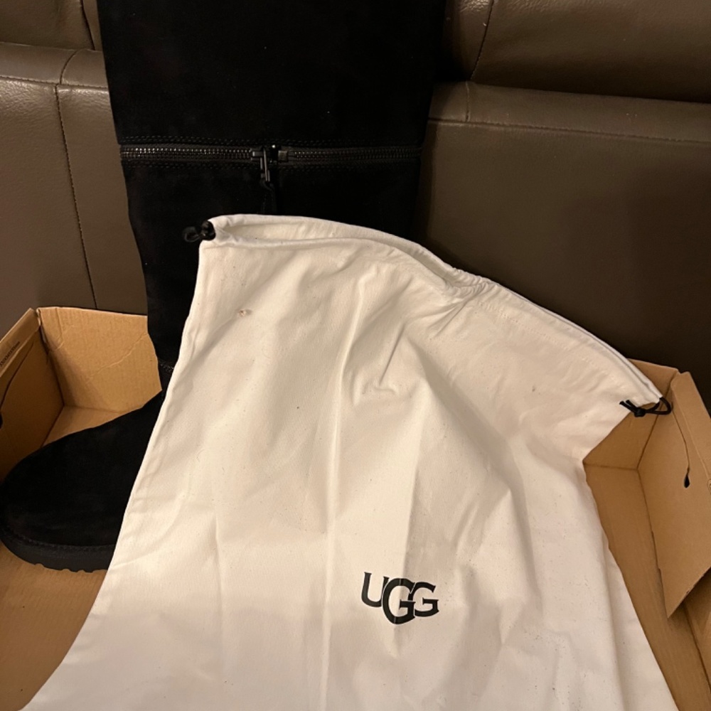 UGG Classic Ultra tall boot - Picture 4 of 10